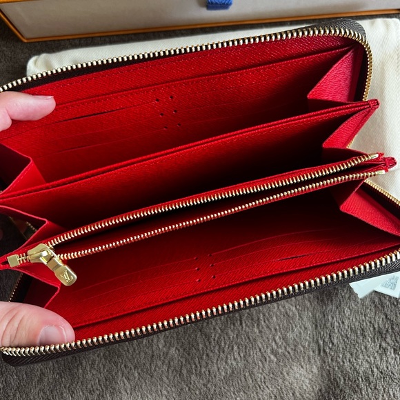 LOUIS VUITTON MONOGRAM ZIPPY WALLET LONG - Picture 12 of 14